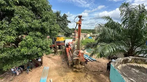 Forage d'eau en cours de réalisation